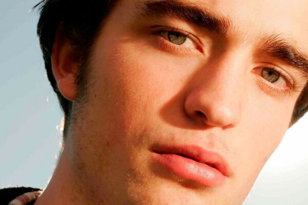 El actor Robert Pattison conocido como Edward Cullen