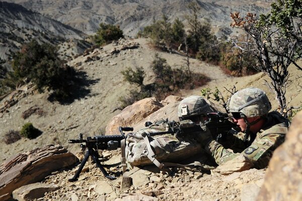 Militari in postazione di combattimento in Afghanistan