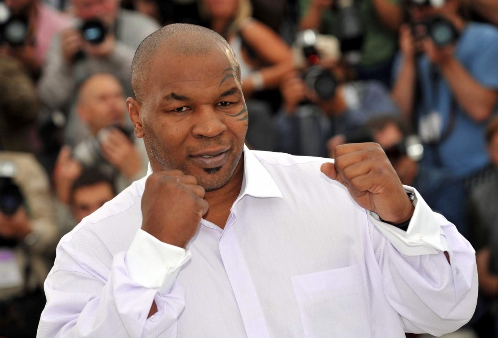 chemise blanche mike tyson boxe