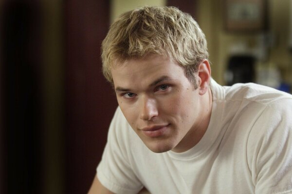 Actor among blondes kellan lutz