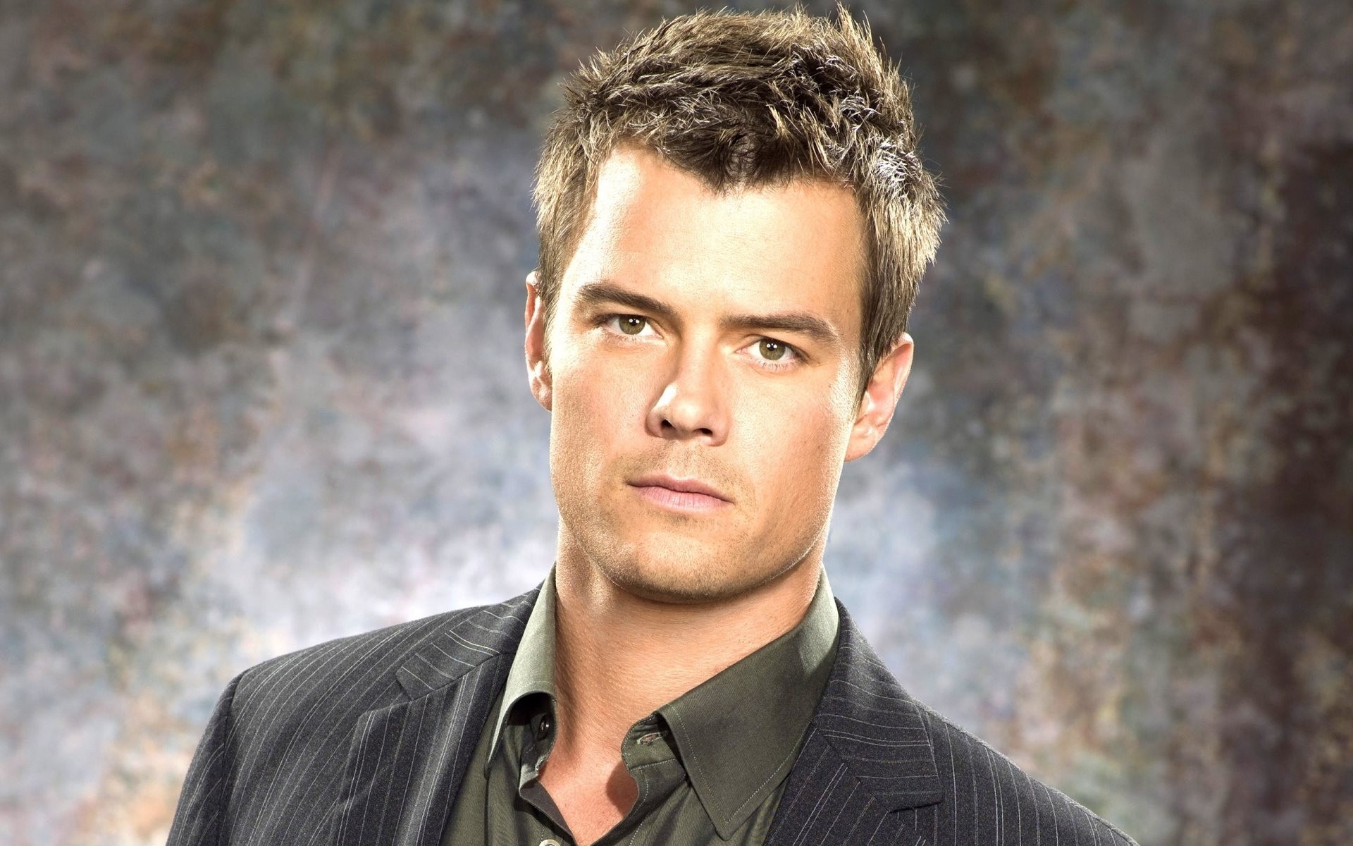 josh duhamel man suit actor