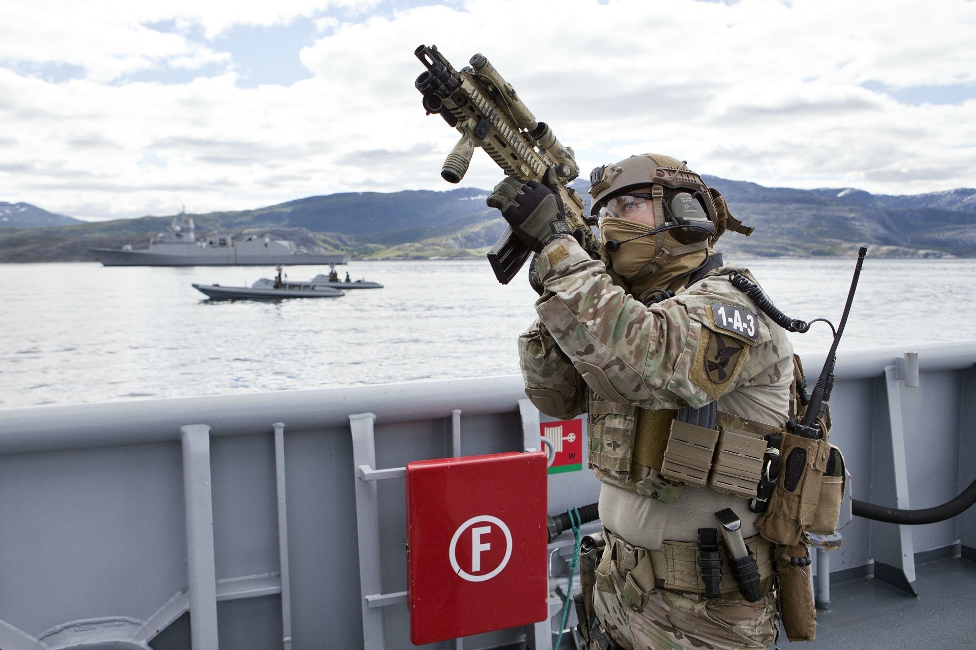 armas soldados marina fuerzas especiales noruego militar