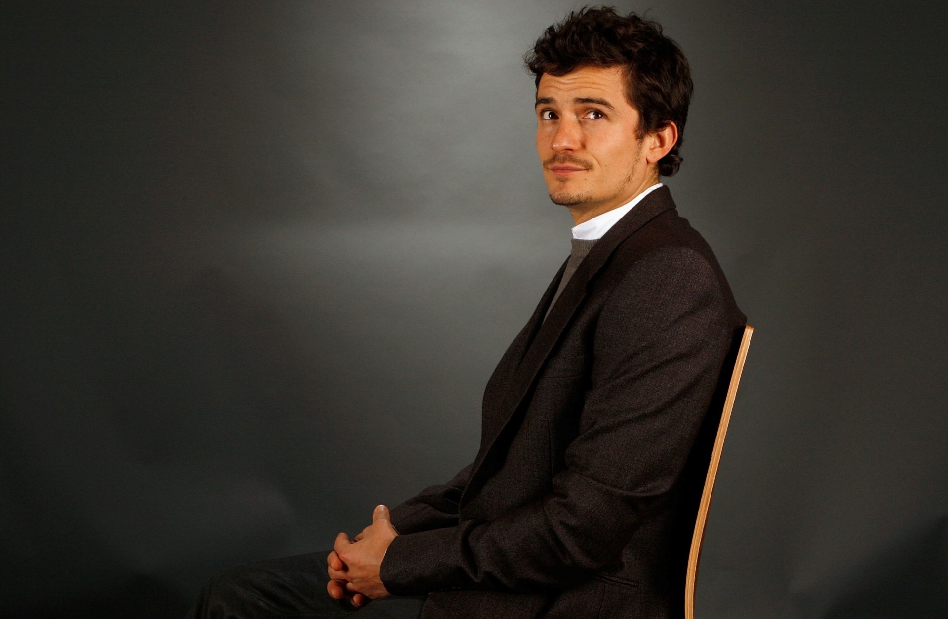 orlando bloom brunetka aktor