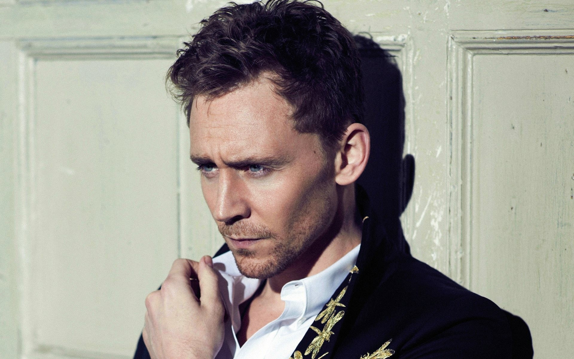 tom hiddleston faccia uomo vista hiddleston attore