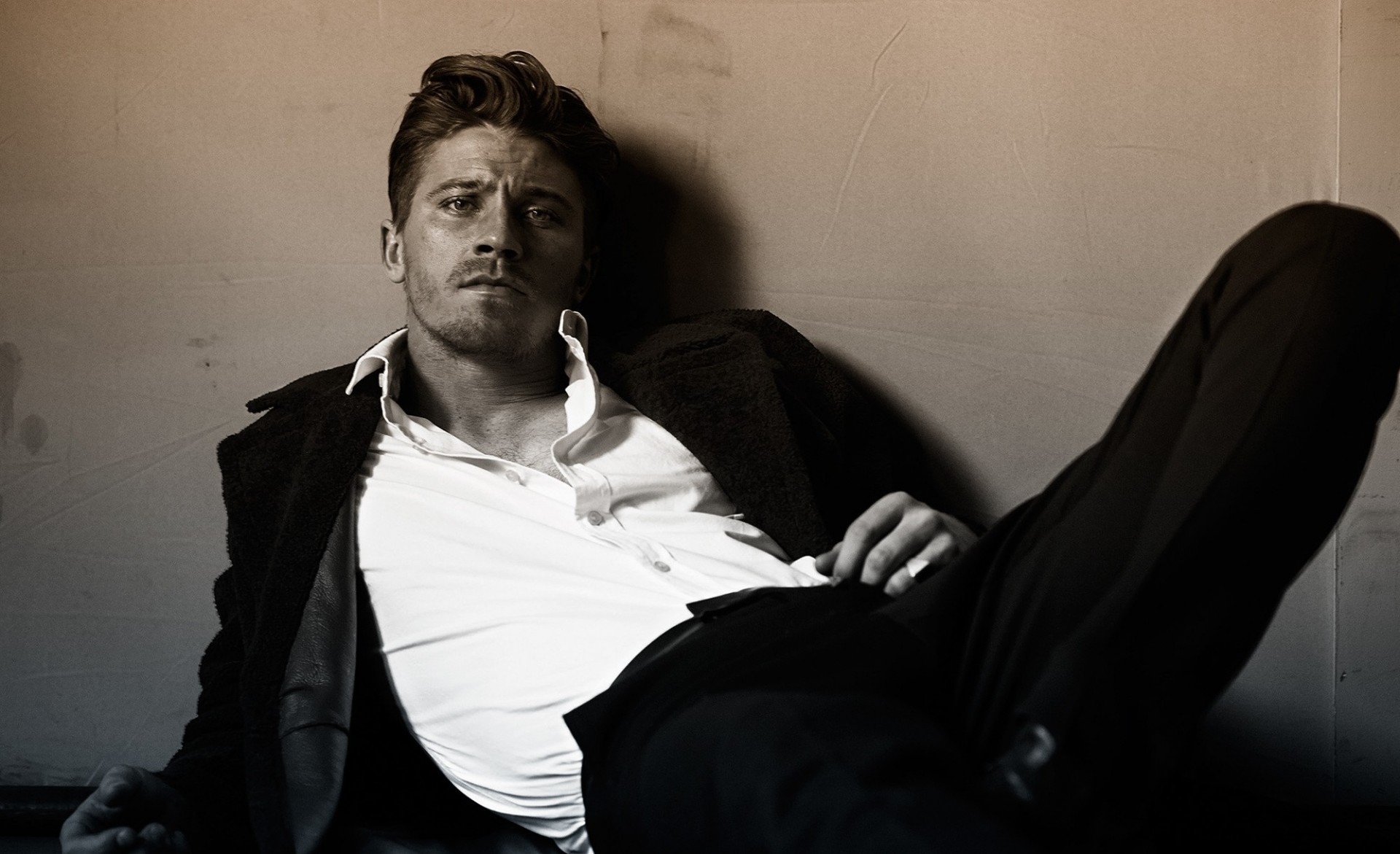 photoshoot garrett hedlund