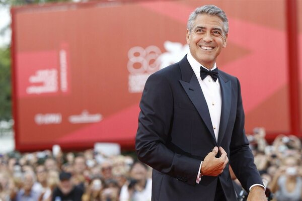 Il famoso attore di Hollywood George Clooney