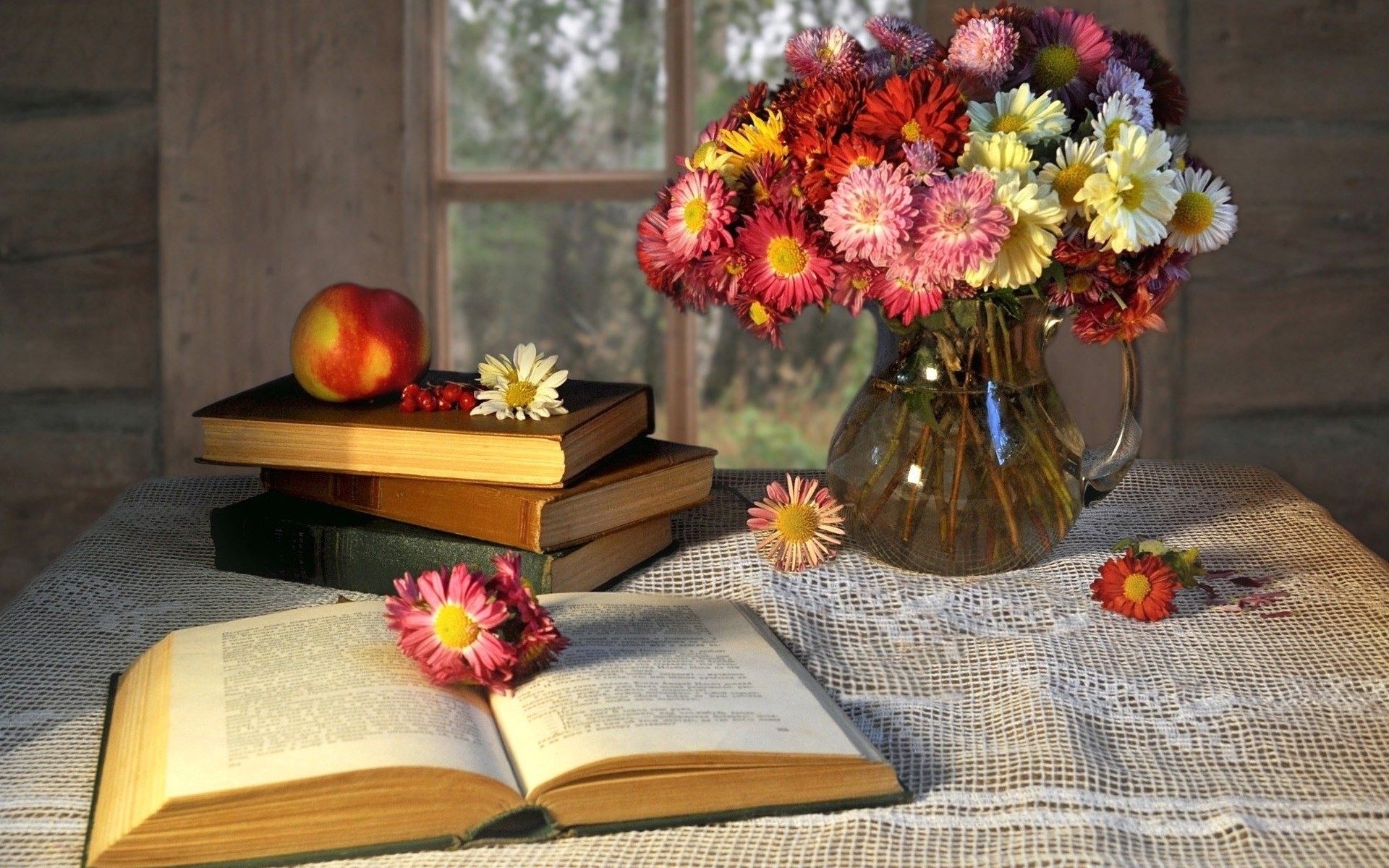 fleurs plein écran grand écran livre vase fond fruits livres papier peint pomme humeur table pages