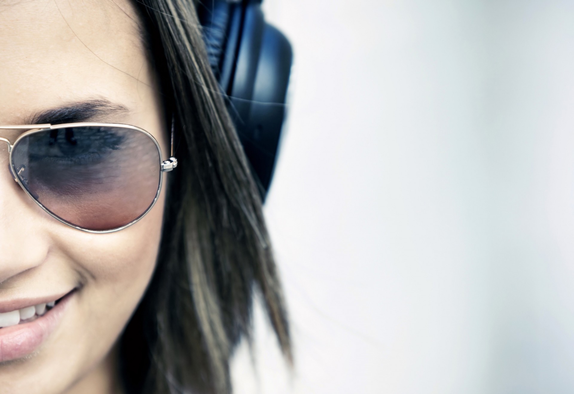 face girl mood background headphones. sunglasses wallpaper brunette