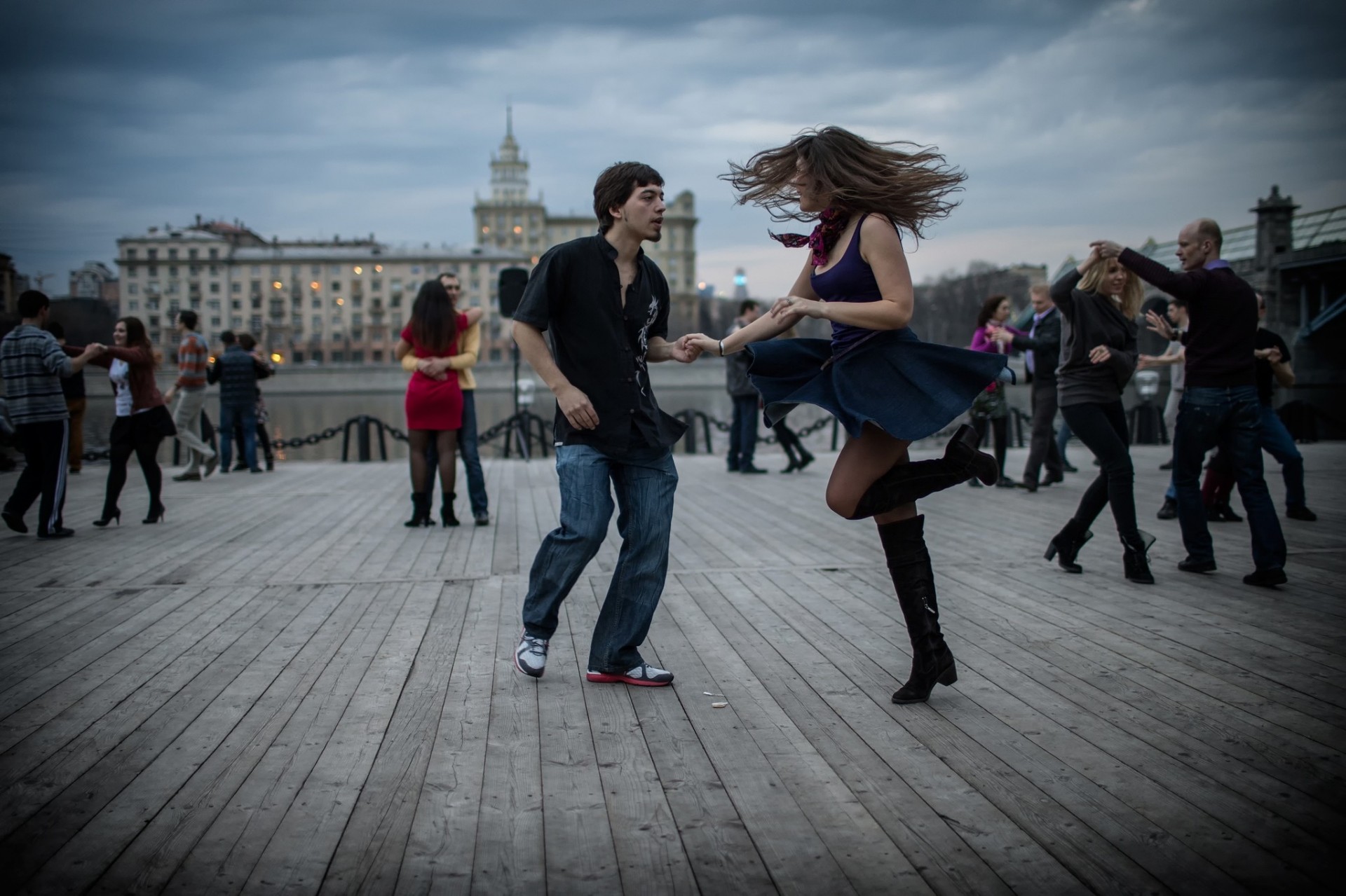 moscow couple town dance