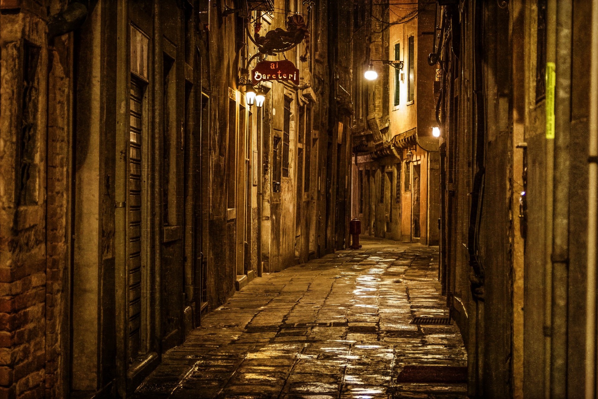 venecia ciudad italia calle luz tarde noche camino piedras losas