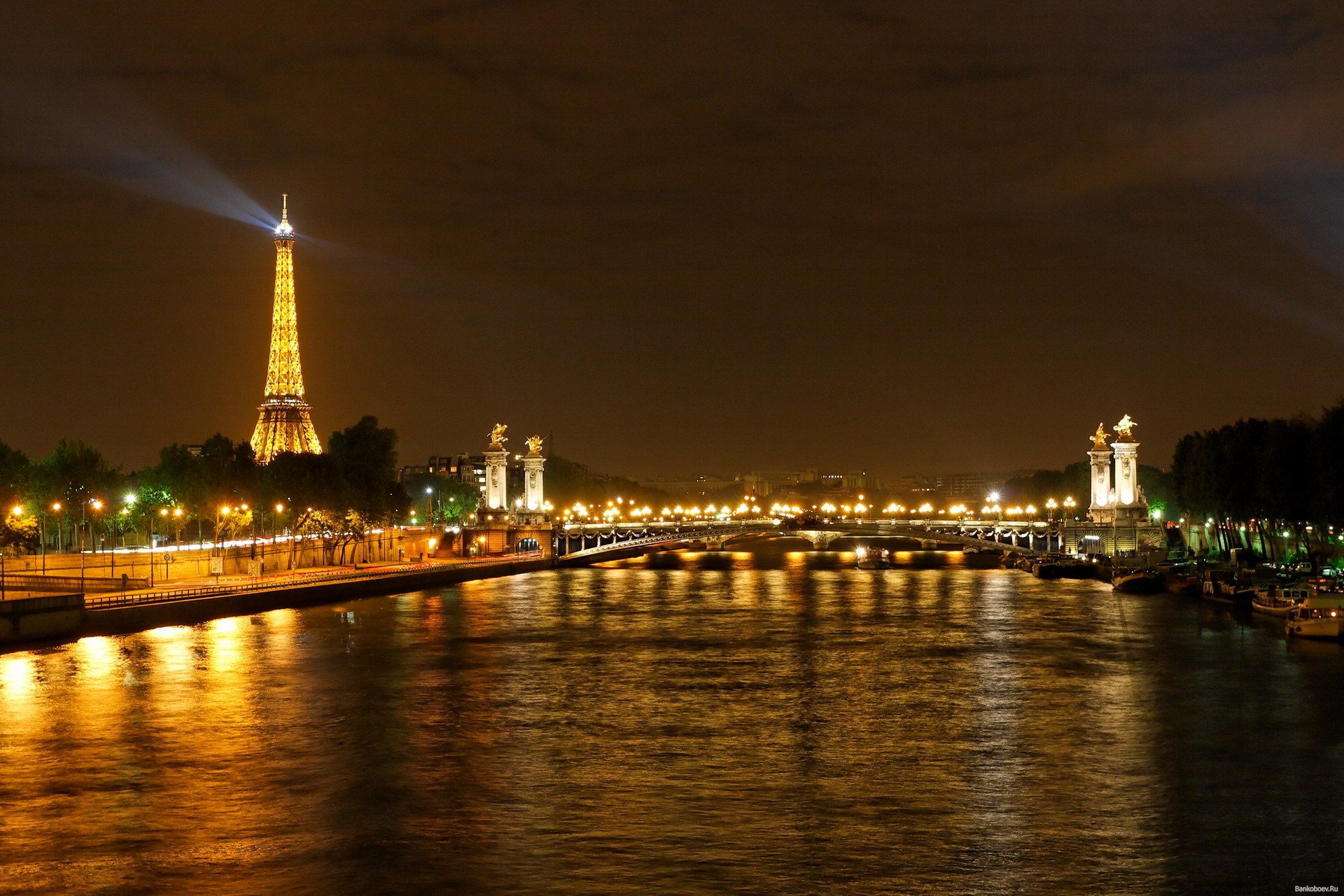 parís torre eiffel agua ciudad luces noche