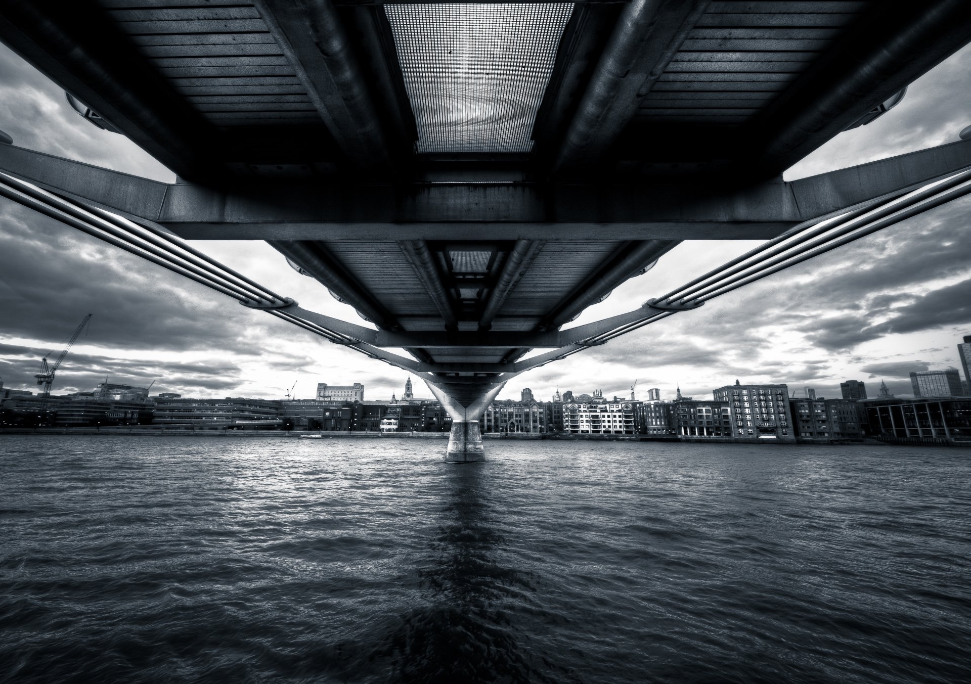 pont du millénaire rivière thames angleterre londres