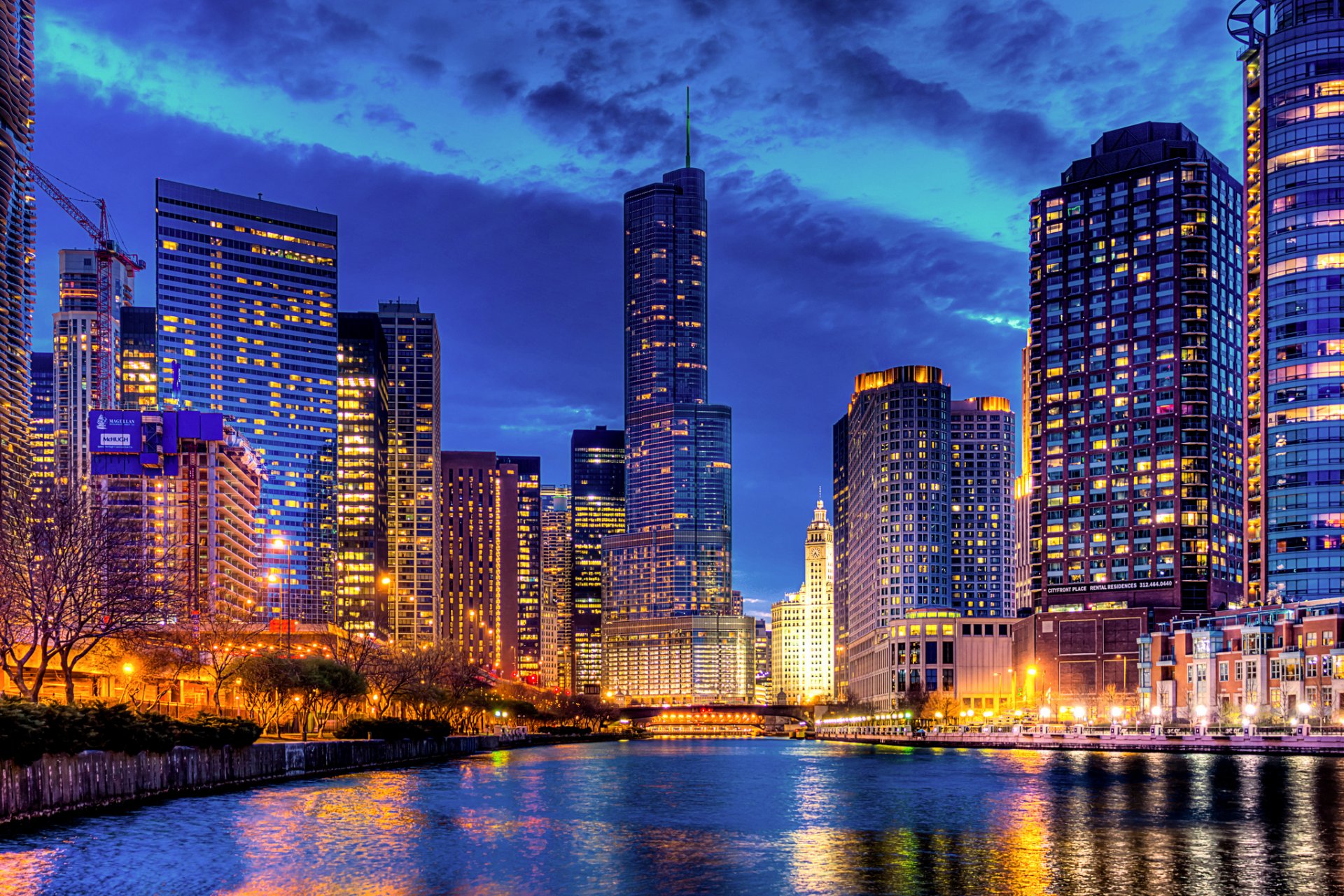 treeterville trump tower chicago illinois estados unidos streeterville ciudad noche rascacielos torre rascacielos edificios casas río luces luz reflexión