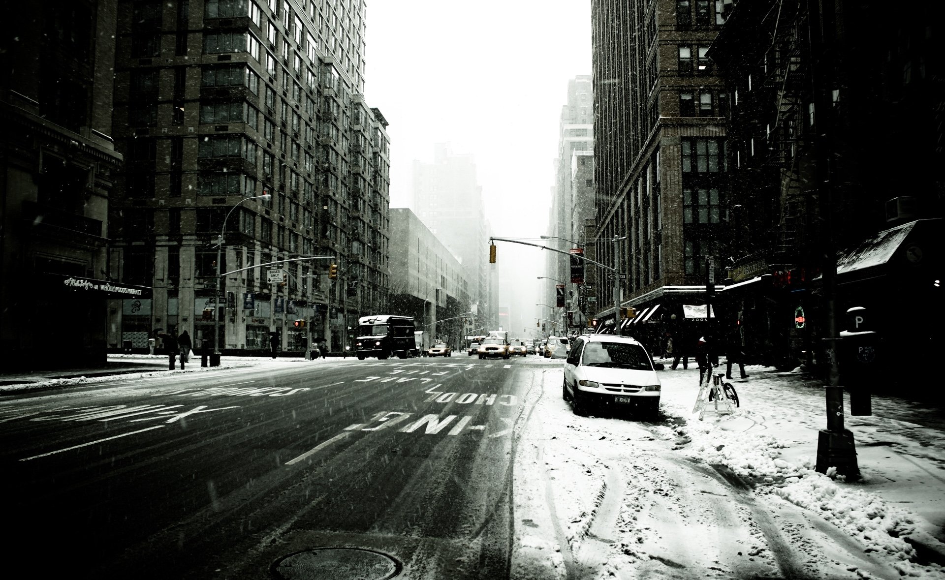 new york città america stati uniti stati grattacieli inverno tempesta di neve auto persone taxi