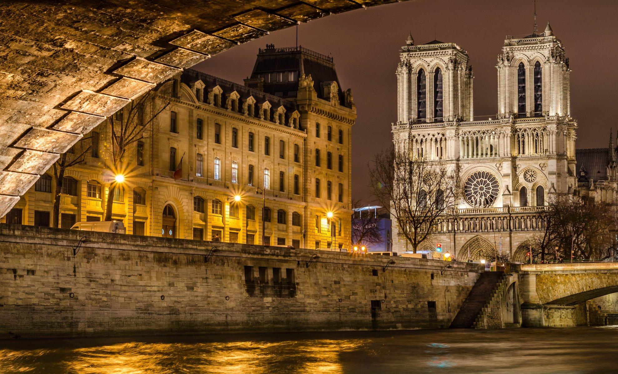 notre dame de paris parigi francia cattedrale di notre dame notre dame de paris città ponte fiume senna sera illuminazione