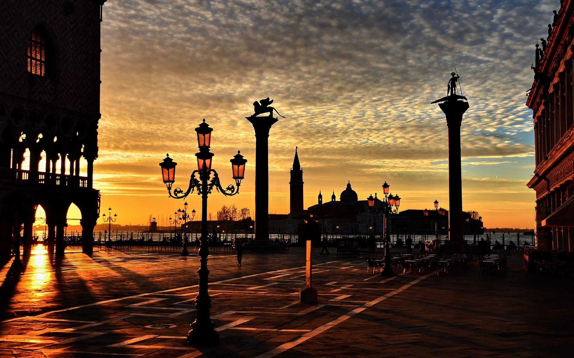 city venice italia street lantern lanterns embankment walk people man water river sun background flowers flower purple loneliness blur flower wallpaper widescreen fullscreen widescreen