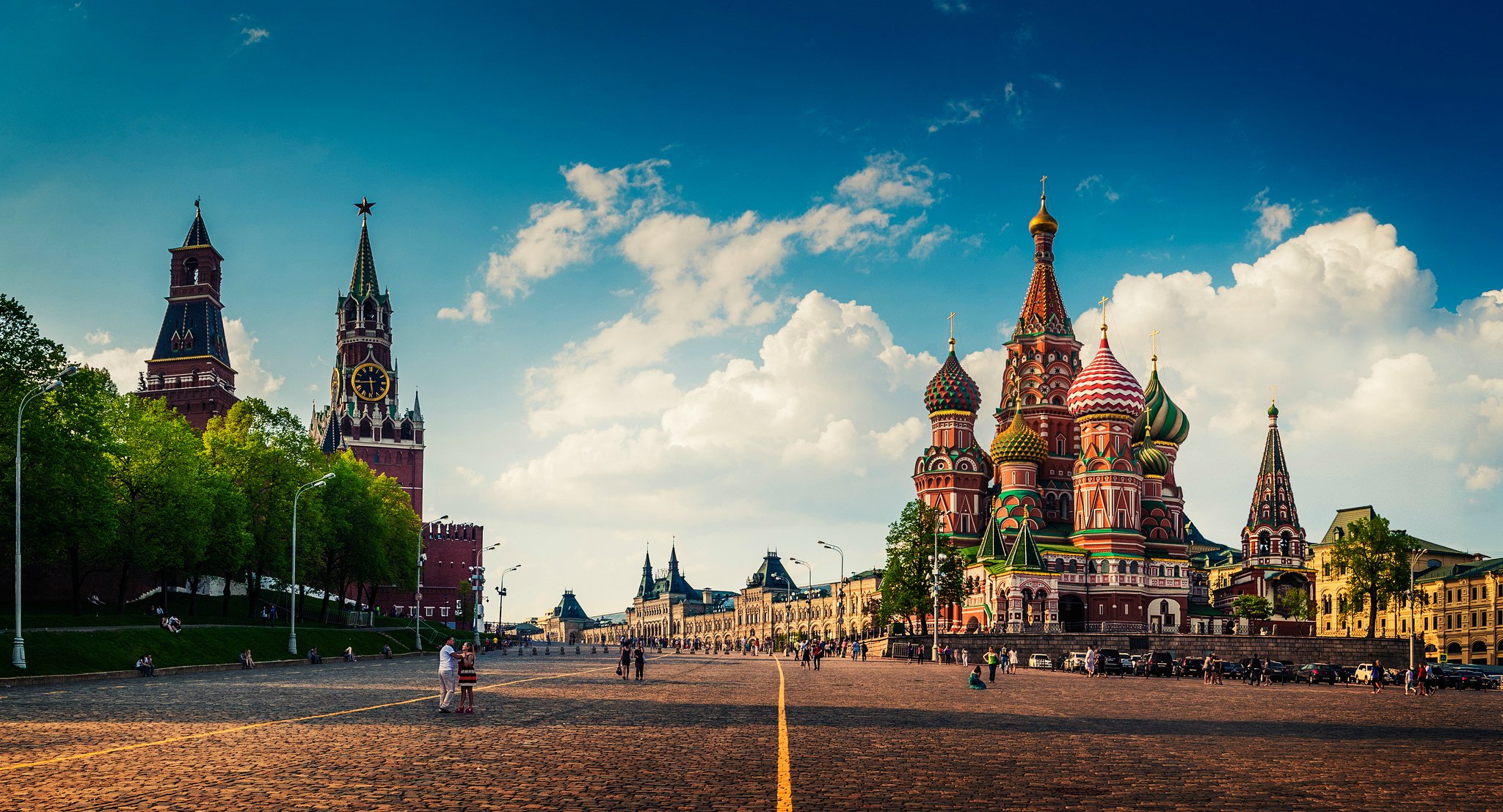 moscou place rouge kremlin carillons place cathédrale saint-basile place rouge horloge personnes ciel cathédrale