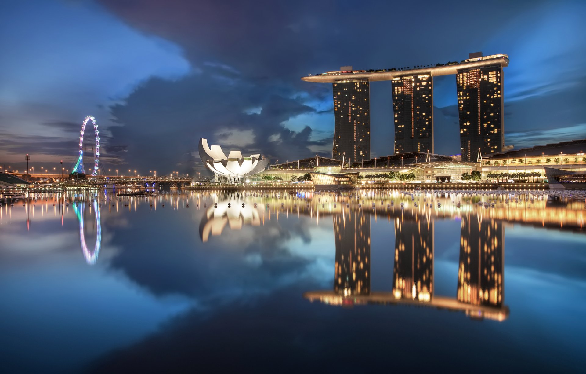 singapur bay gardens nacht architektur wolkenkratzer lichter blau himmel wolken blau stadtstaat metropole lichter hintergrundbeleuchtung