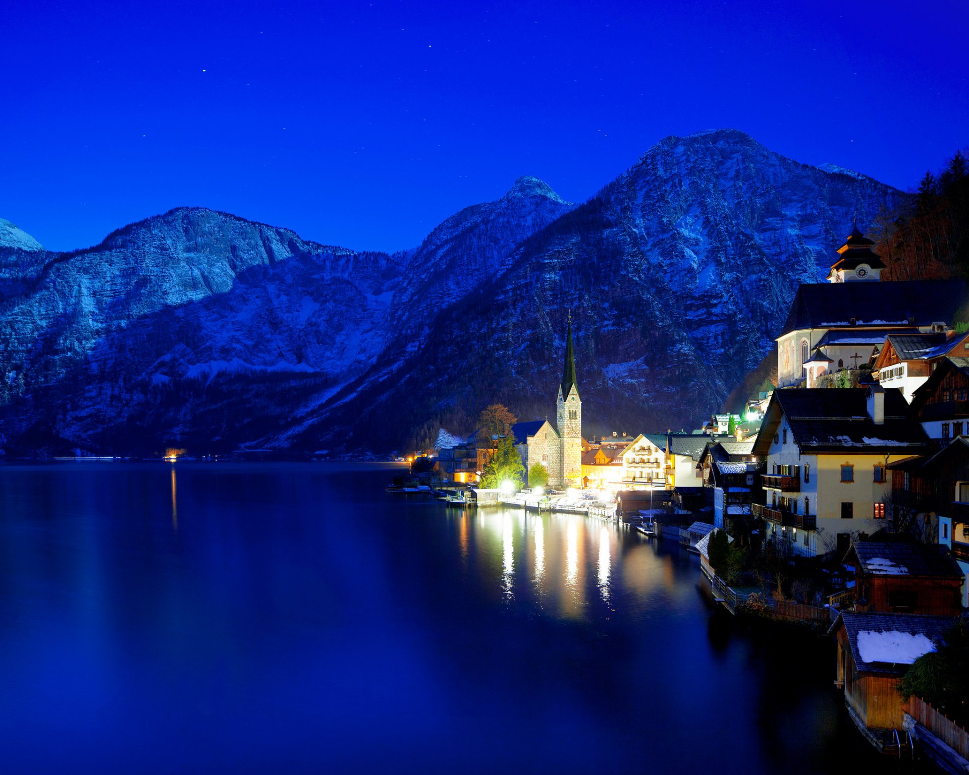 austria hallstatt noc światła zima