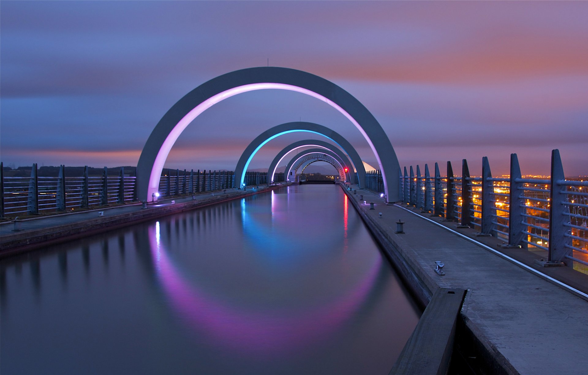 regno unito scozia falkirk città notte lanterne luci