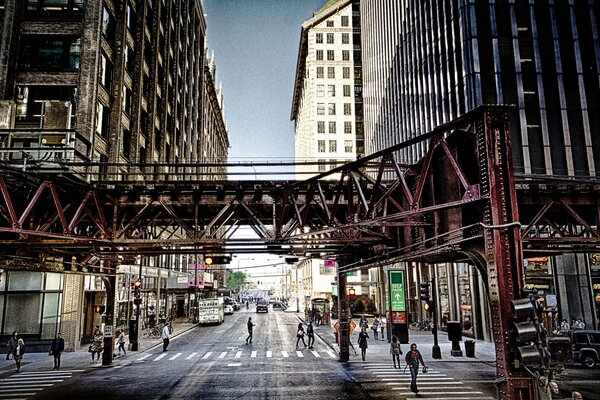 Gente cruzando la calle por las calles de Chicago