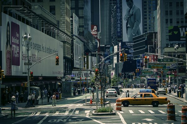 Coches y carreteras en Times Square