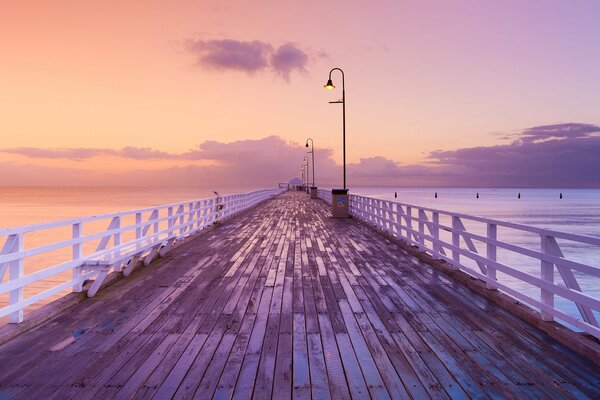 Brücke in den Ozean in Australien