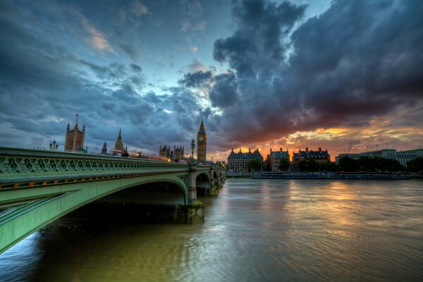 Pont sur la Tamise en Angleterre