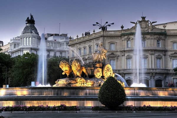 Madrid España Plaza con fuente arquitectura escultura