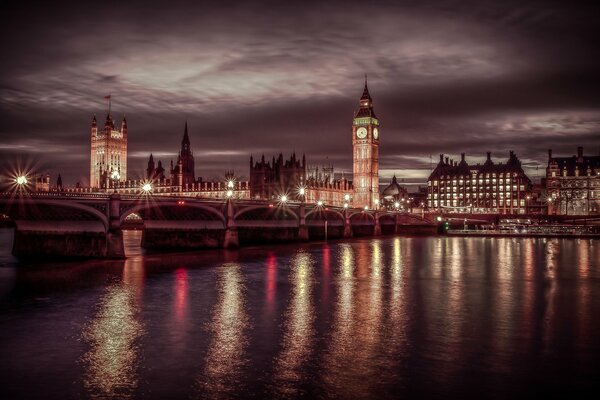 Night lights in London, view of Big Ben