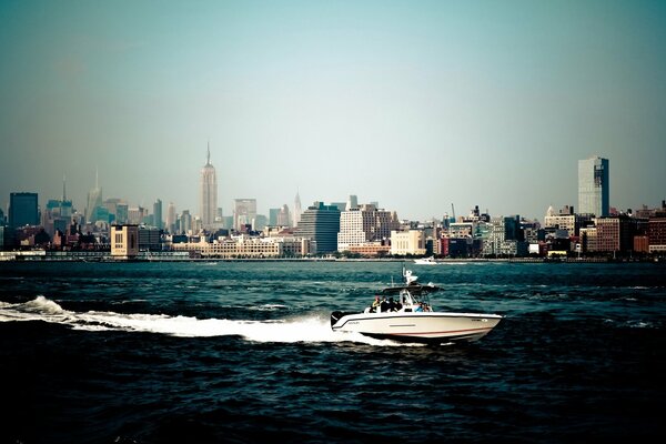 Нью Йорк лодки на воде
