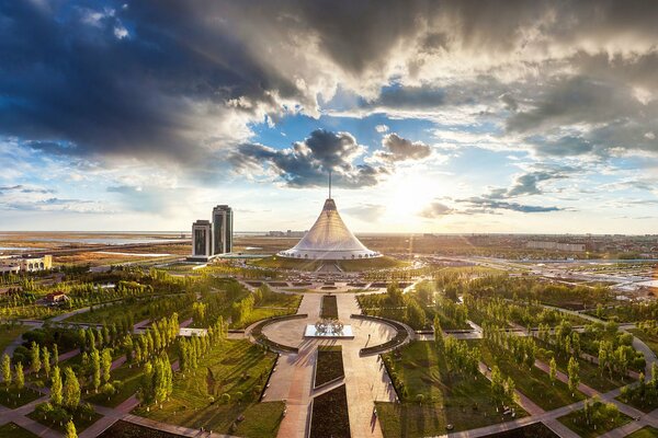 Häuser und Bäume von Astana, Kasachstan