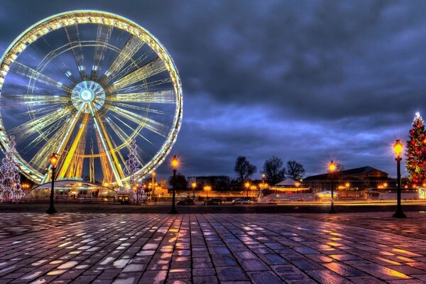 Riesenrad in Paris bei Nacht