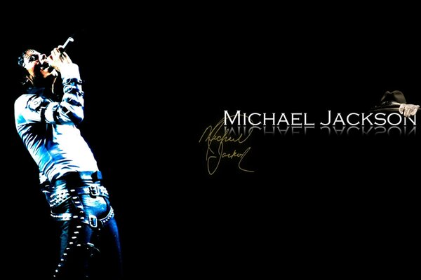 Michael Jackson chante sur scène