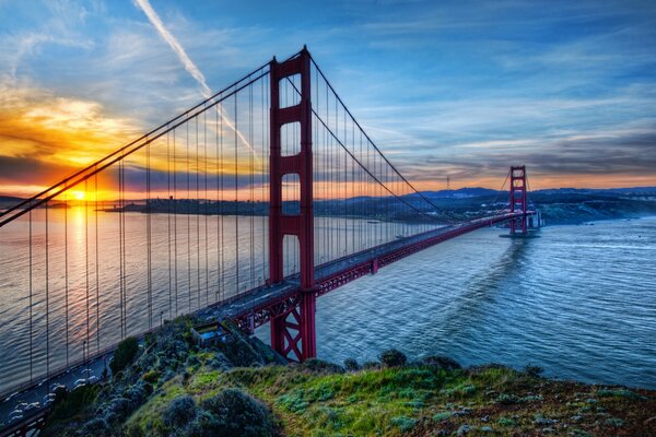 Naturaleza California viaducto al atardecer