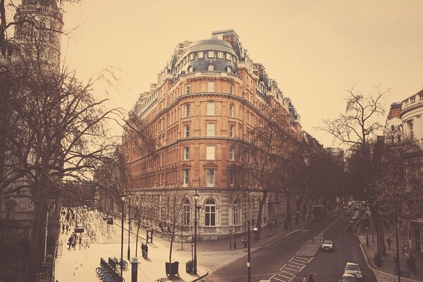 An old hotel. London. Winter