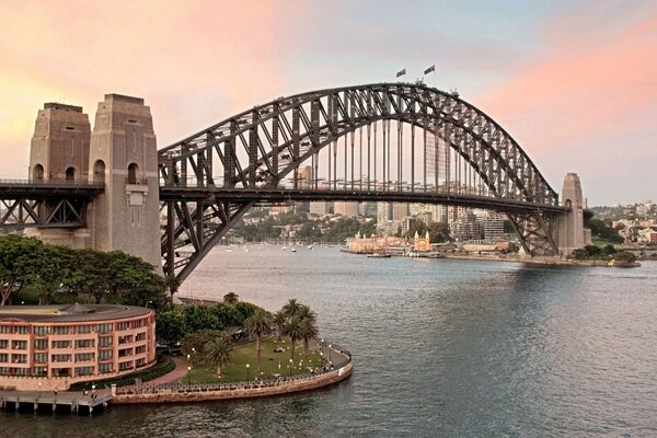 Harbour Bridge Brücke über der Bucht in Sydney