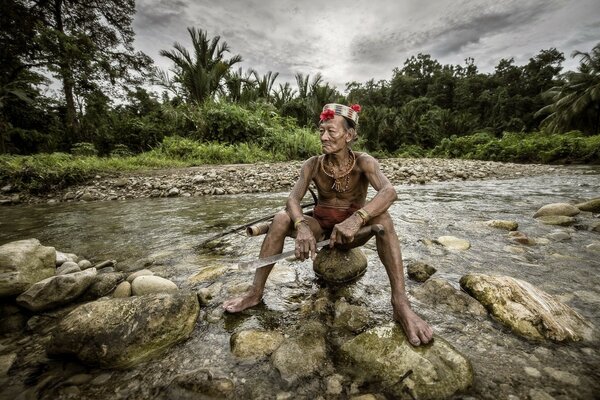 Antiguos soldados defienden su asentamiento junto al río