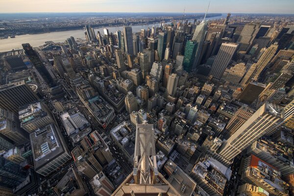 Panorama der Wolkenkratzer von New York aus der Höhe