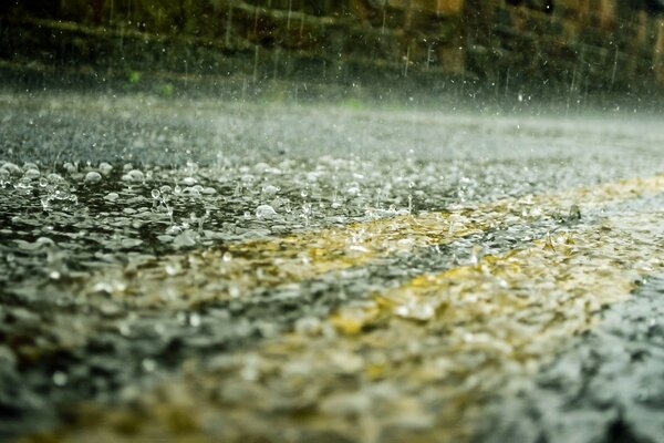 Cientos de gotas de lluvia sobre TI