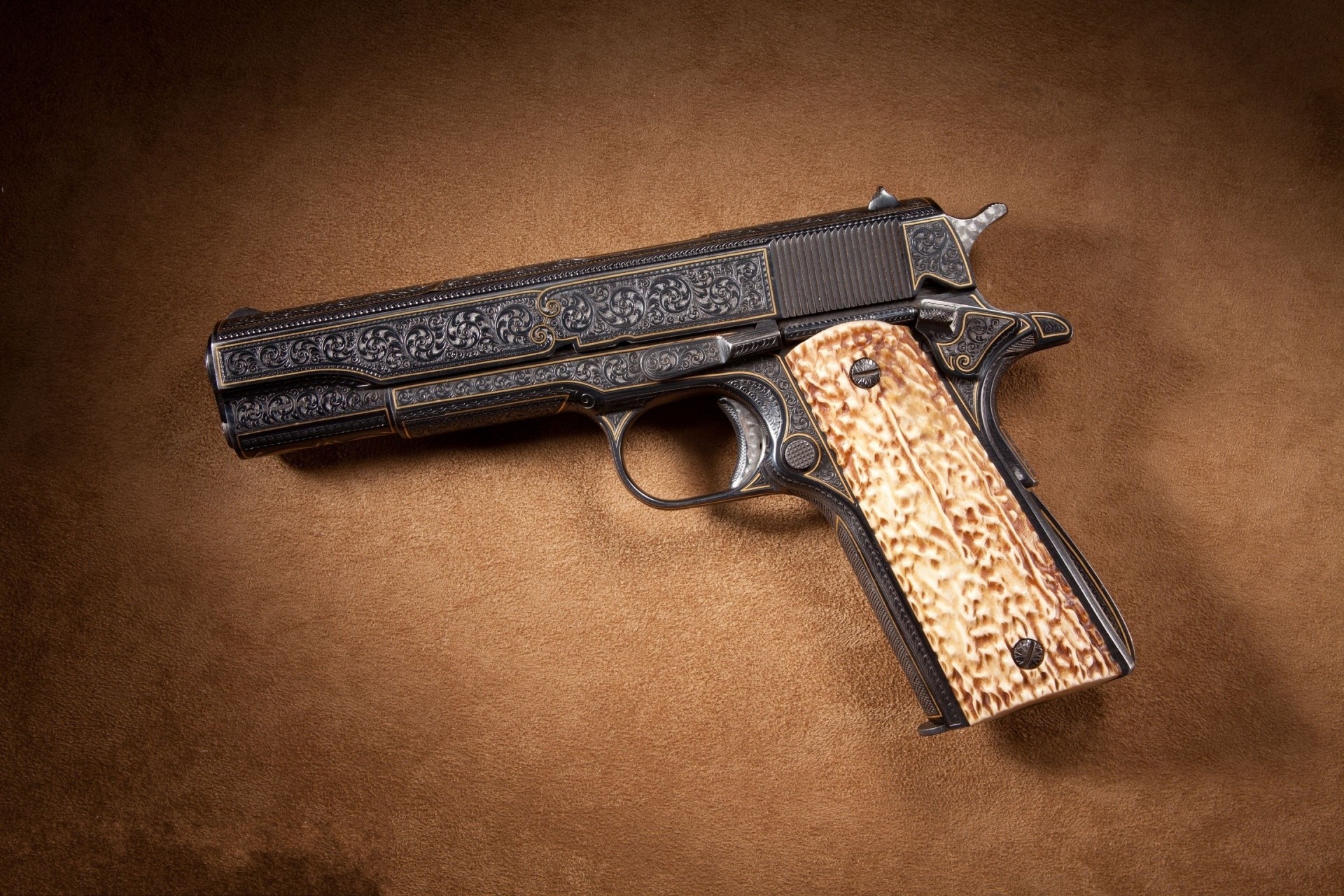 marqueterie ligne poulain or m1911a1