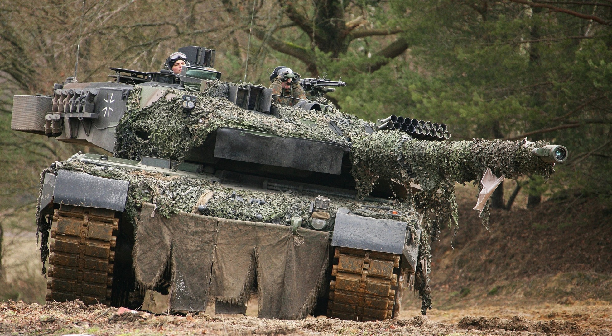 tanque gris militar