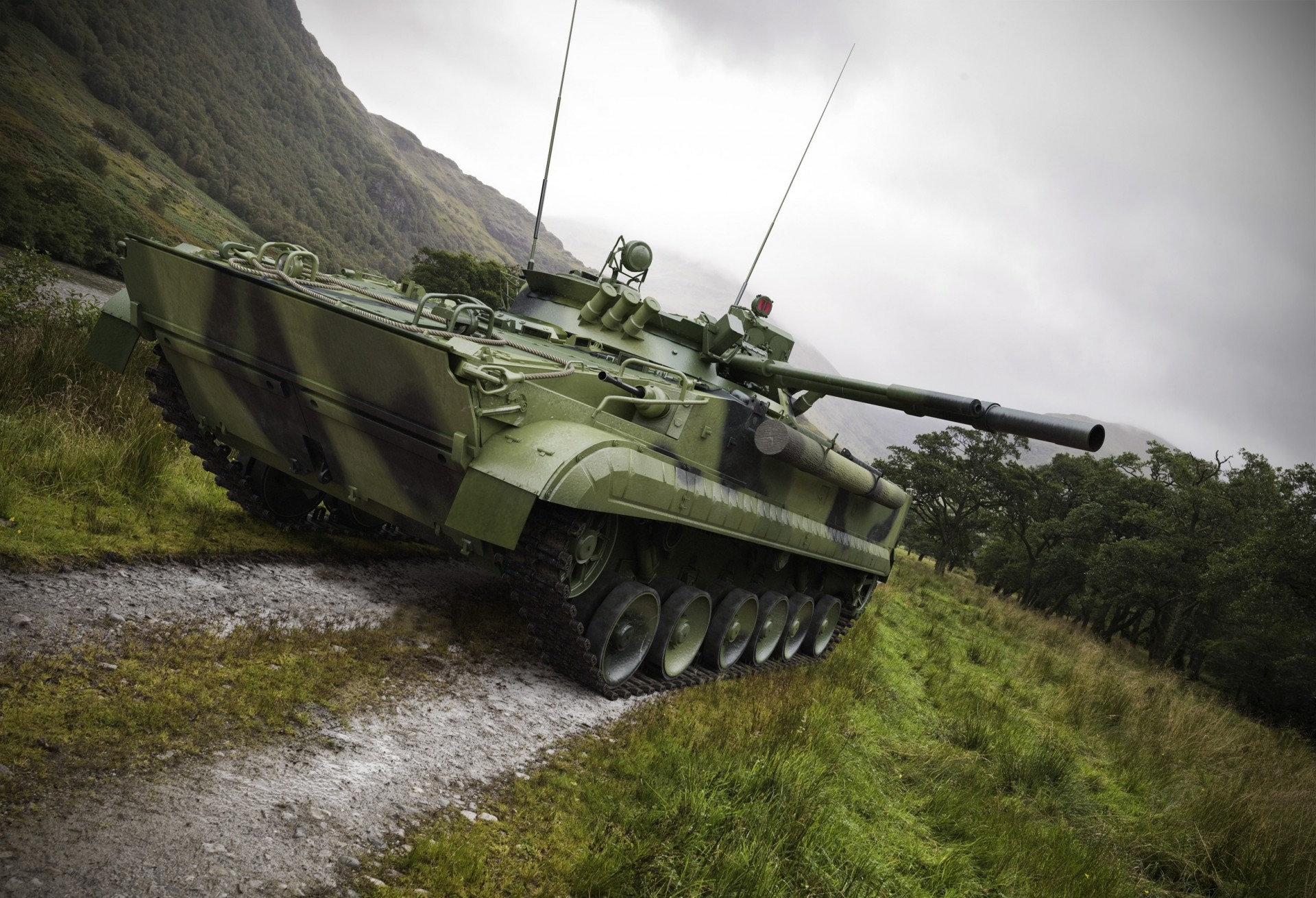 waffe tank natur bäume wald 3d straße berge