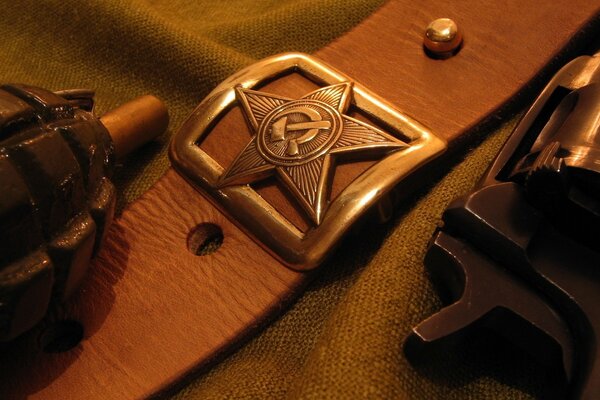 Cinturón de soldado con placa de metal de la URSS, Granada, gatillo de pistola