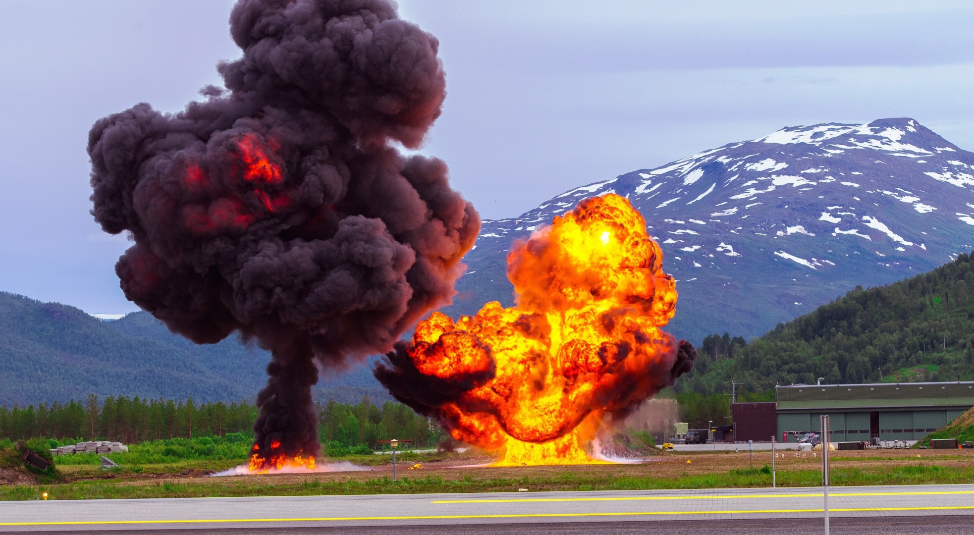 berge straße explosionen