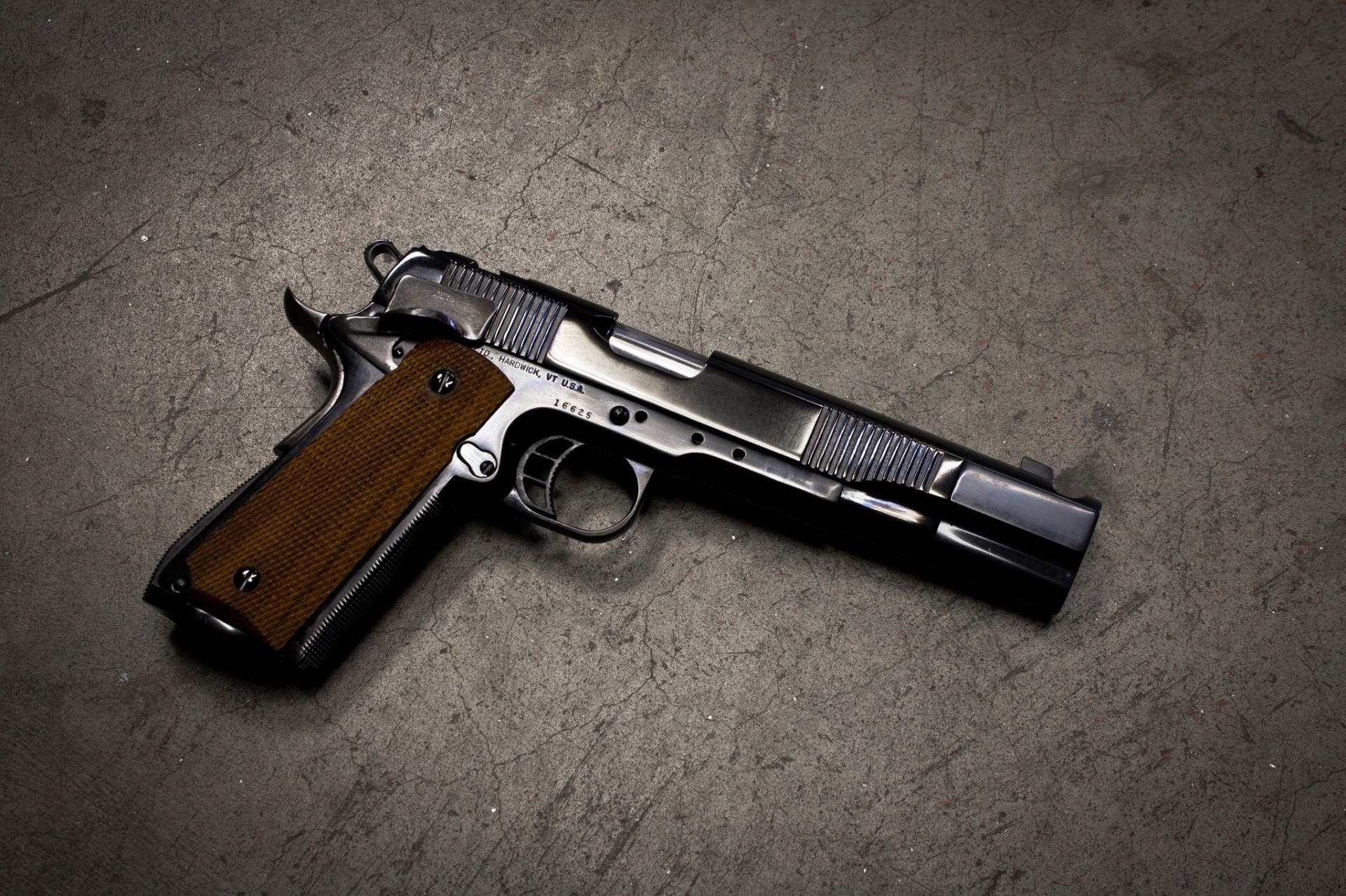 selbstladend fohlen monat m1911 hintergrund