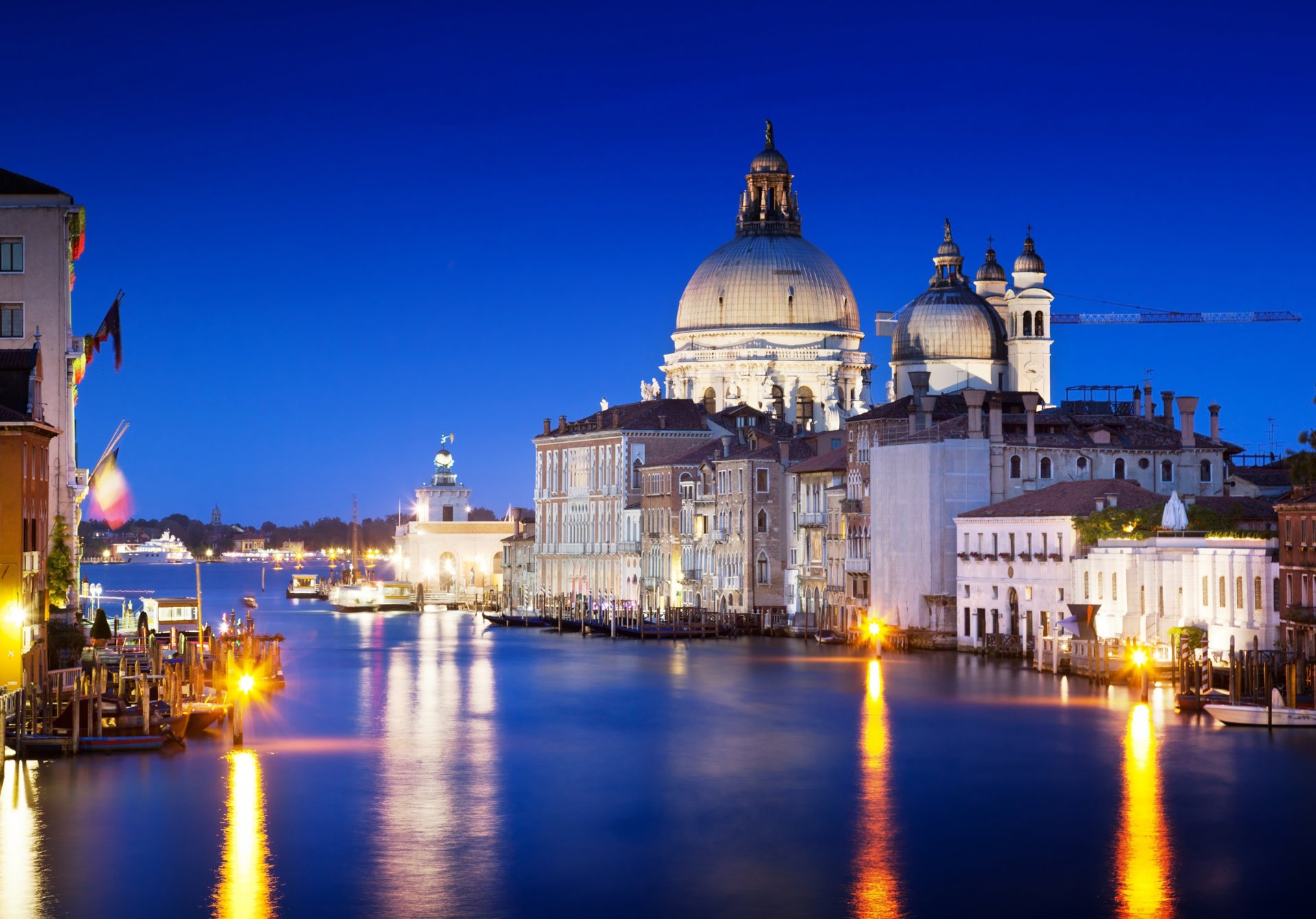 venedig italien canal grande canal grande wasser meer reflexion licht abend architektur häuser gebäude