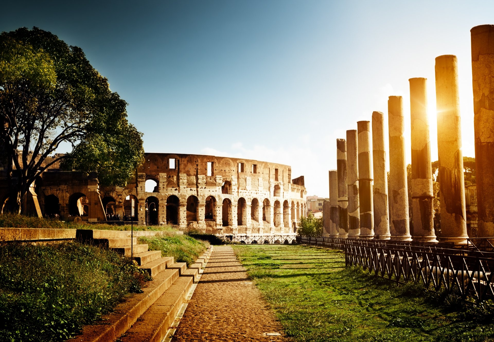 italia roma colosseo anfiteatro architettura colonne gradini sole luce