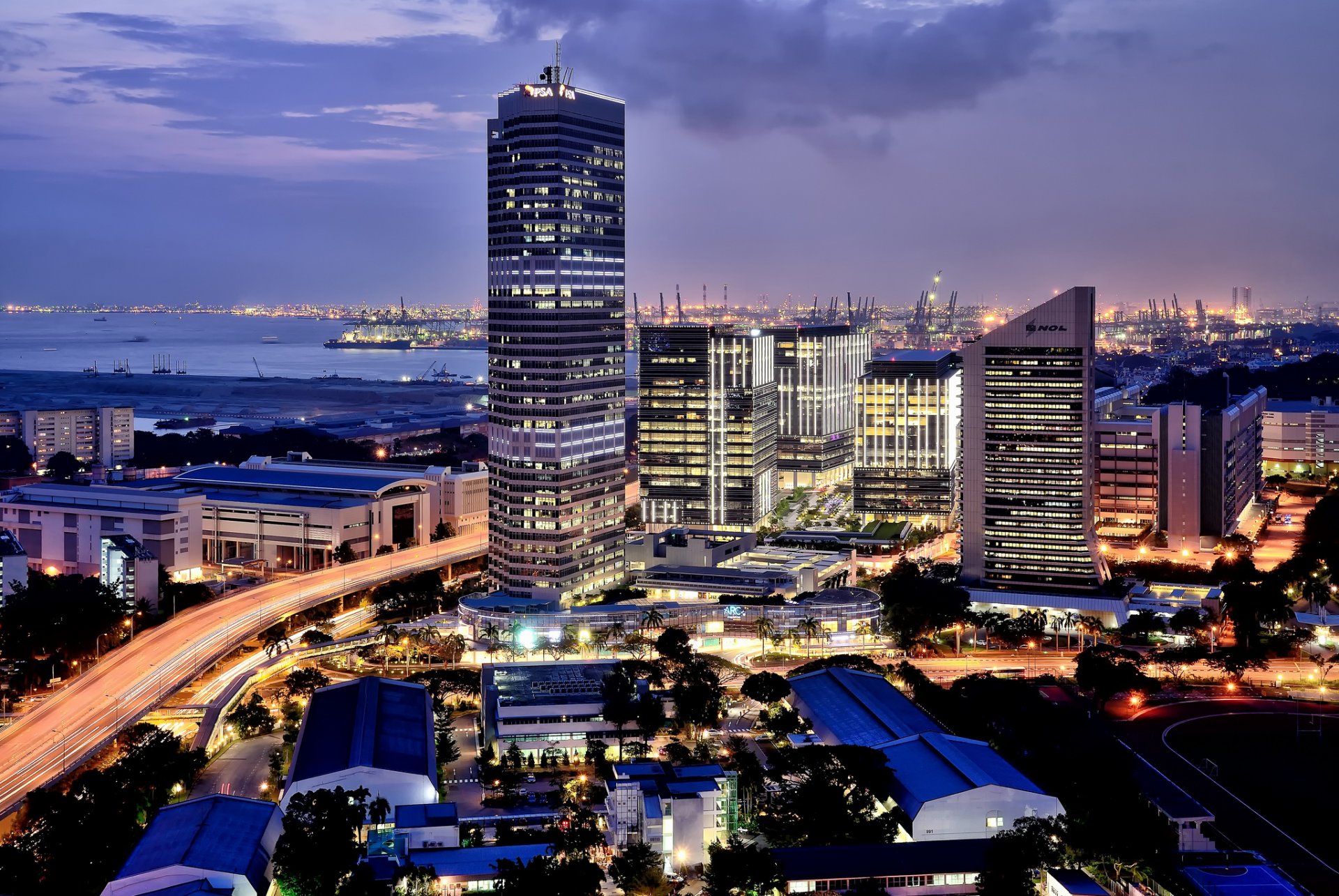 città singapore dopo il tramonto porto luci