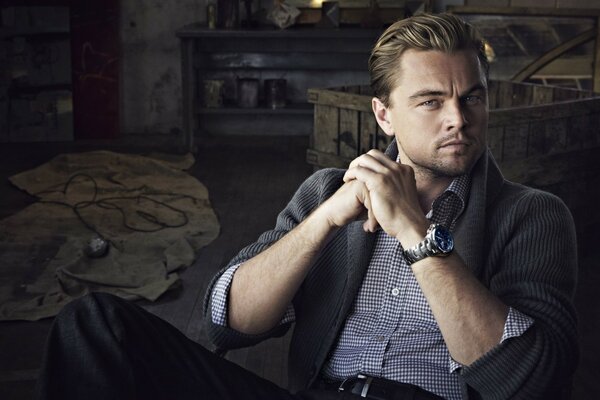 Leonardo Dicaprio poses in a watch